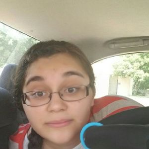 Meet your Posher, Yusdivia