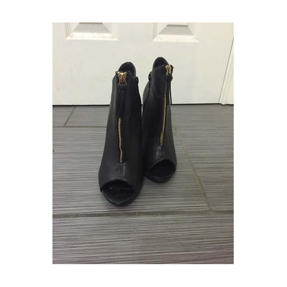 Black heels size 7 from wet seal - Picture 2 of 4