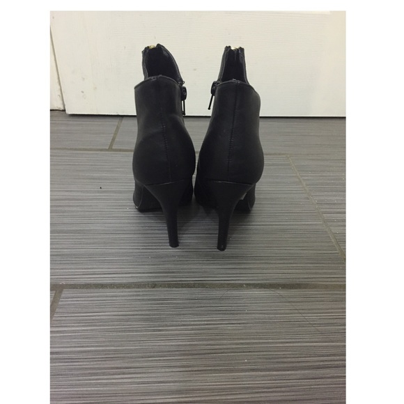 Black heels size 7 from wet seal - Picture 4 of 4