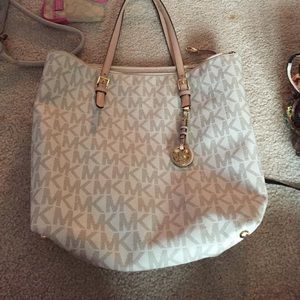 Michael kors tote