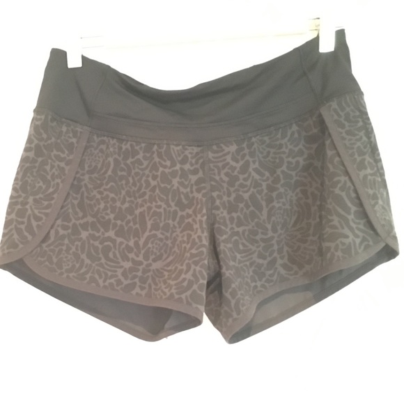 black Lululemon running shorts