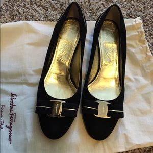Salvatore Ferragamo suede Vera pump black suede
