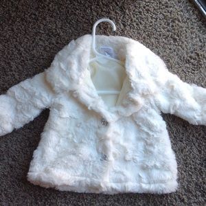 Faux fur white baby coat. Nwot.