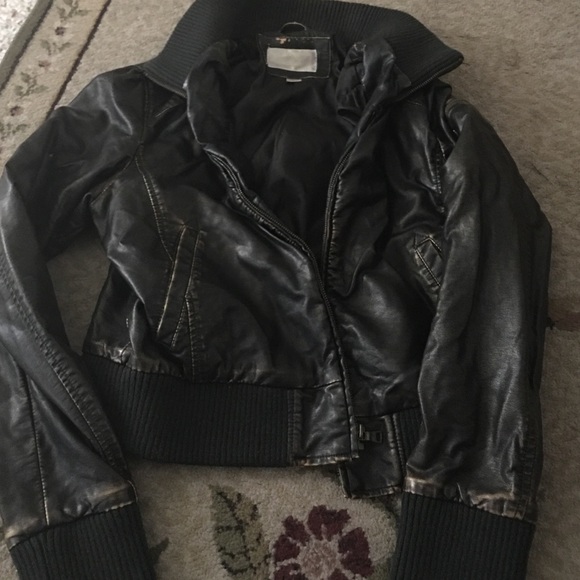 Leather jacket - Picture 1 of 3