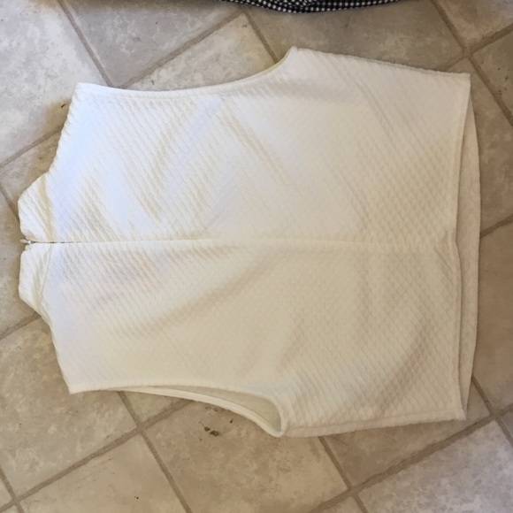 White Crop Top - Picture 3 of 4