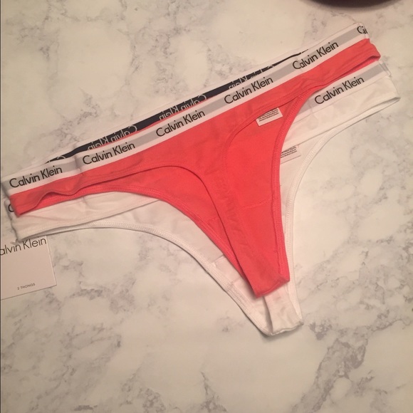 •set of Calvin Klein Thongs• - Picture 2 of 2