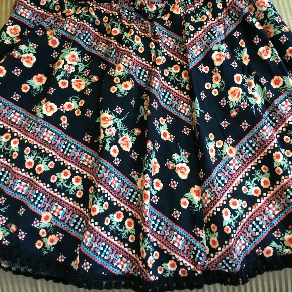 Floral Skirt from Threads - Picture 2 of 3