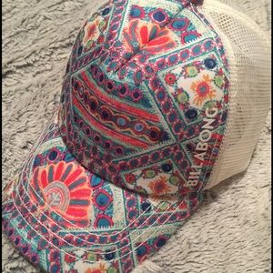 Snap back billabong hat