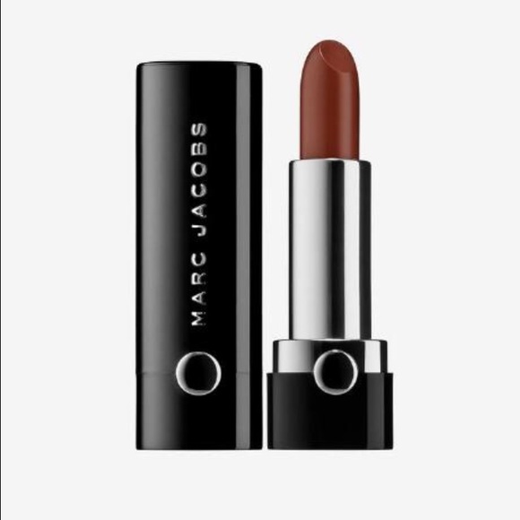 Marc Jacobs lipstick in "Mahogany"