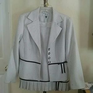 Used  suite in good condittions.