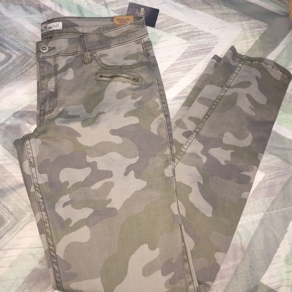 NWT Army Pattern Skinny Jeans!