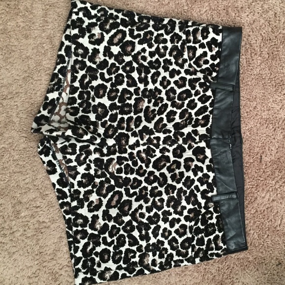 Junior shorts - Picture 1 of 2