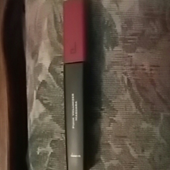 Doucce punk volumizing mascara