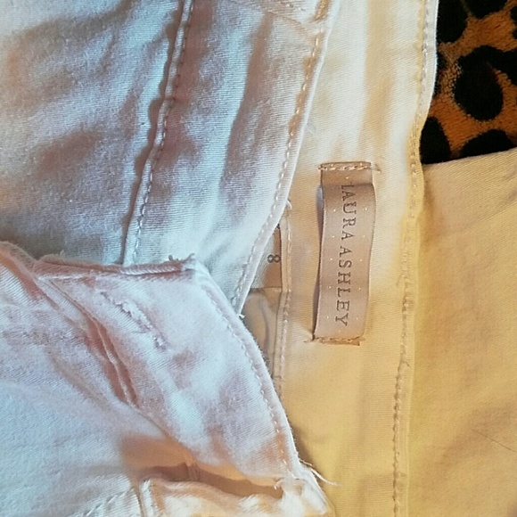 Laura Ashley size 8 stretch white pants