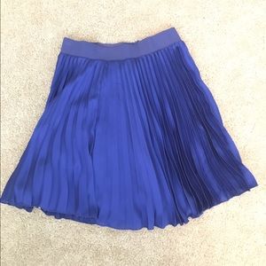 Forever 21 blue pleated skirt