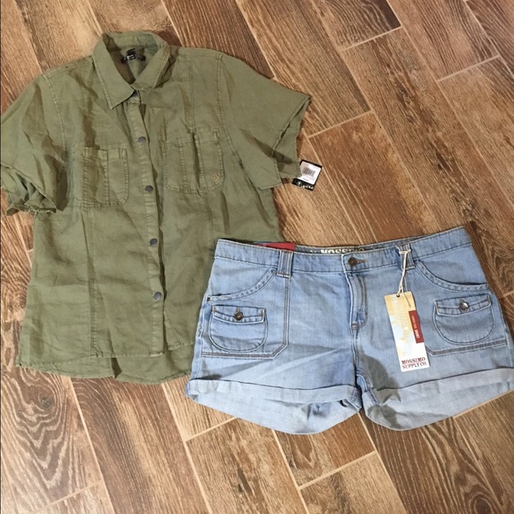 Nwt mossimo lowest rise shorts. Size 17.