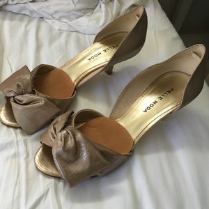 Dress shoes to match tadashi dress listed