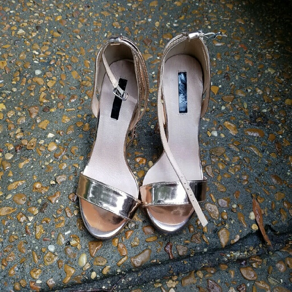Lost in pink rose gold heels