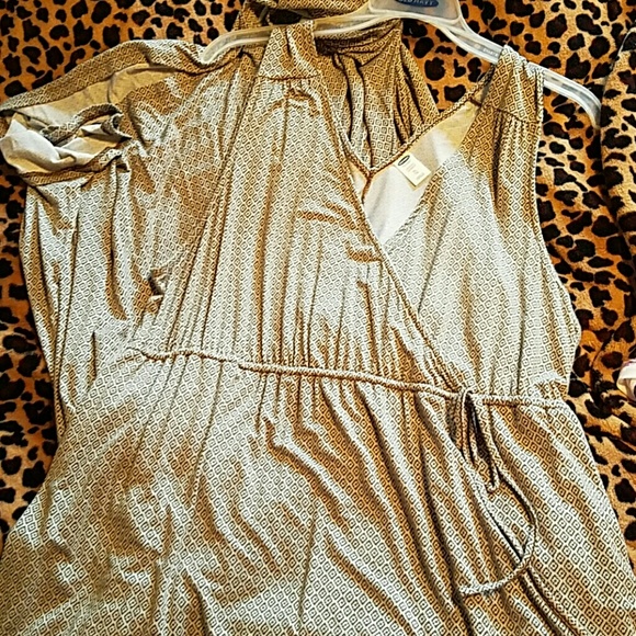 FlASH SALE Xl old Navy maternity maxi dress