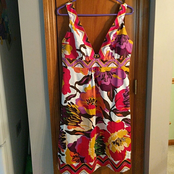 Dress - Picture 2 of 4