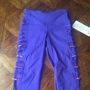 Size 4 Lululemon Breezy Crop