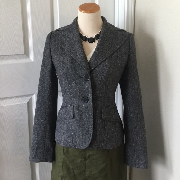 Ann Taylor Jackets & Blazers - Ann Taylor blazer size 2
