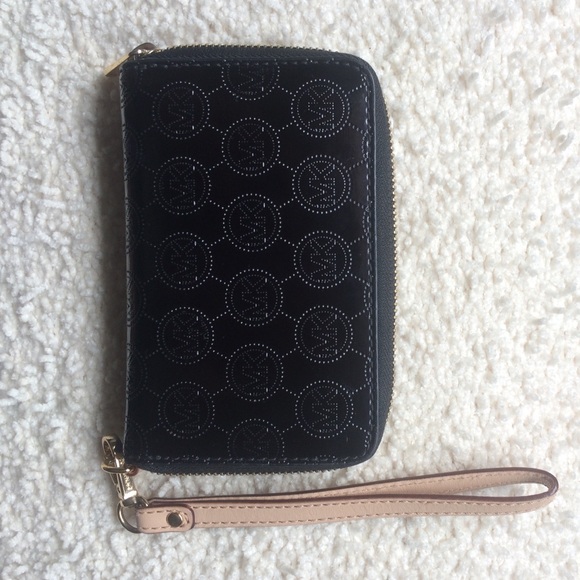 Flash Sale ❤️Michael Kors Wallet Wristlet - Picture 3 of 4