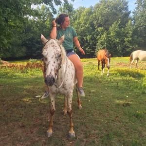 Meet your Posher, Megan