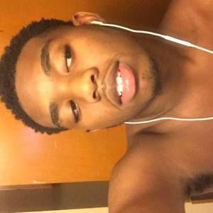 Meet your Posher, Deonta