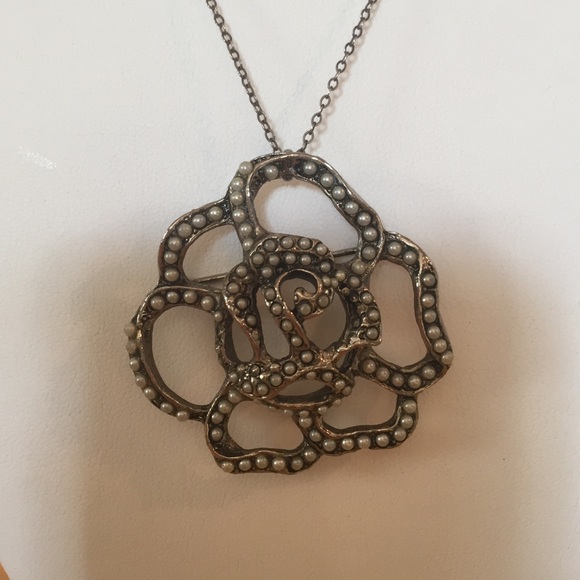 Pendent or brooch Silver and pearl flower