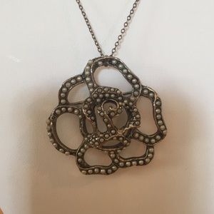 Pendent or brooch Silver and pearl flower