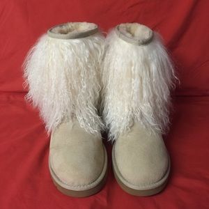 Rare Sheepskin Cuff size 8