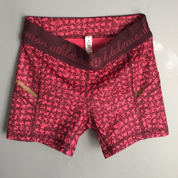 lululemon athletica Pants - 🛍🛍FLASH SALE LULU LEMON ACTIVE SHORTS🎀