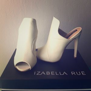 Shoedazzel Heels.