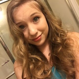 Meet your Posher, Julia