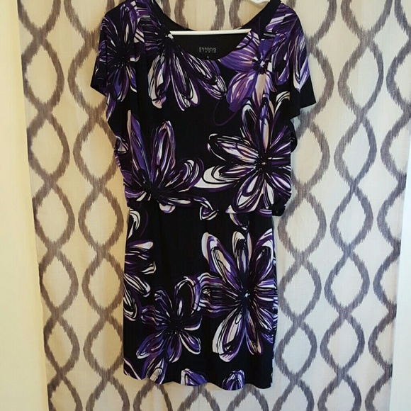 Adorable black and purple flower patterned dress. - Picture 1 of 3