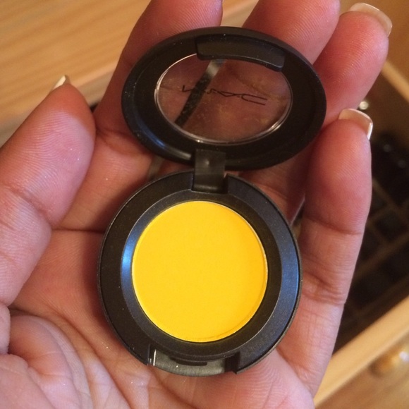 MAC eyeshadow