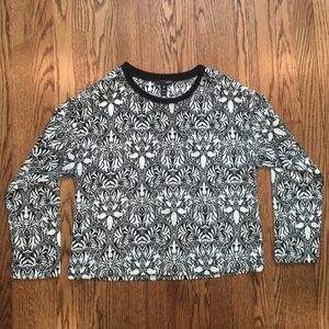 Beautiful Black and White Patterned Top