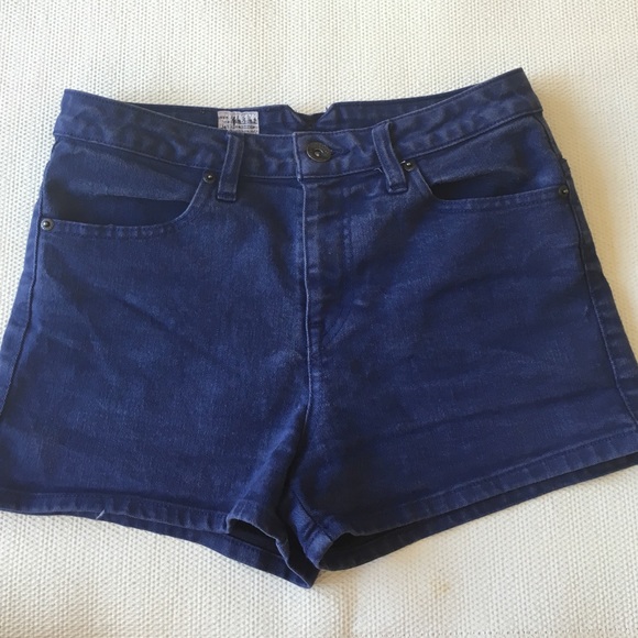 Navy blue volcom denim shorts 💎