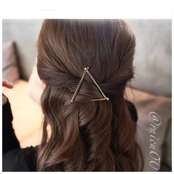 Boutique Accessories - 🌟Last 1🌟Trendy Gold Boho Triangle Hair Clip!