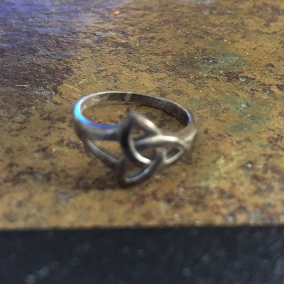 3 silver Irish rings for the price of 1 - Picture 3 of 4