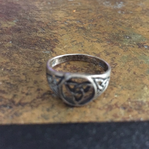 3 silver Irish rings for the price of 1 - Picture 4 of 4