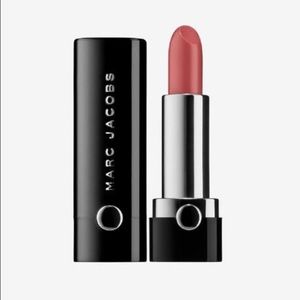 Marc Jacobs lipstick in "Infamous"