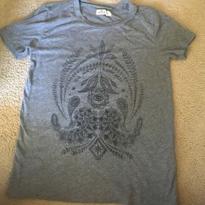 Hollister tee