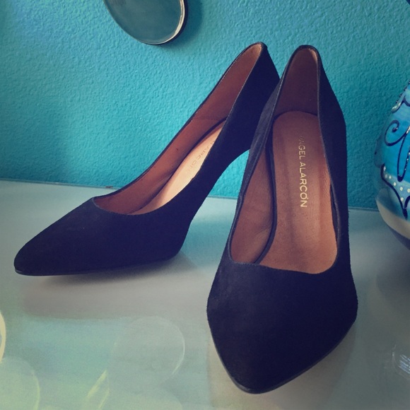 Black leather handmade Spanish high heels!