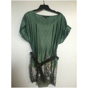 Teal green paisley top.