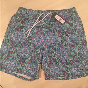 Vineyard vines mens size large swim trunks