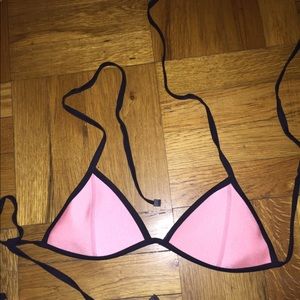 triangl California coral bikini top