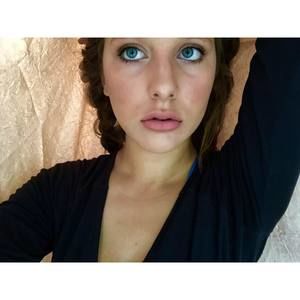 Meet your Posher, Abigail