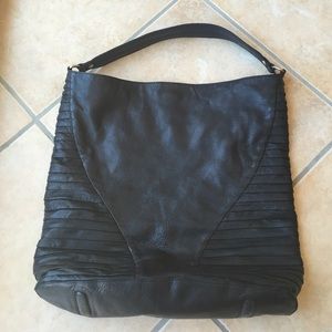 La Victoire Black Purse!